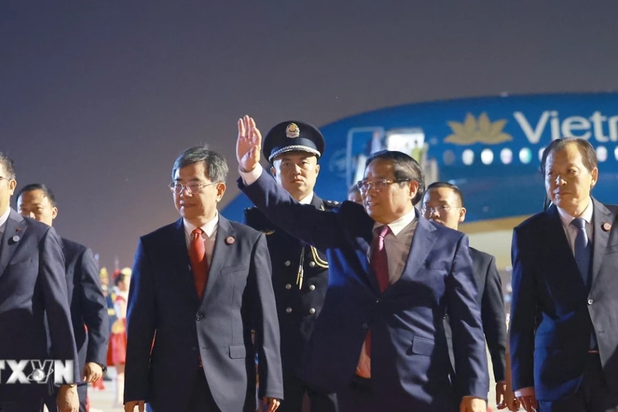 Thủ tướng bắt đầu chuyến tham dự Hội nghị Thượng đỉnh SCO 2025 tại Trung Quốc
