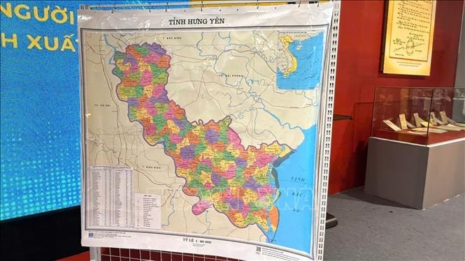 Lần đầu ra mắt các ấn phẩm 'Bản đồ Việt Nam 34 tỉnh, thành'