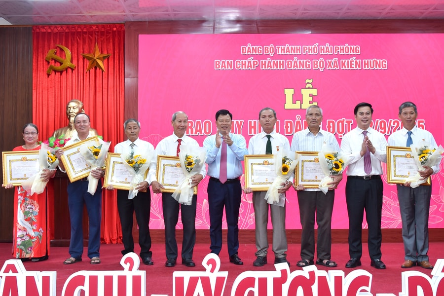 Phấn đấu khởi công dự án LNG chào mừng Đại hội Đảng bộ thành phố