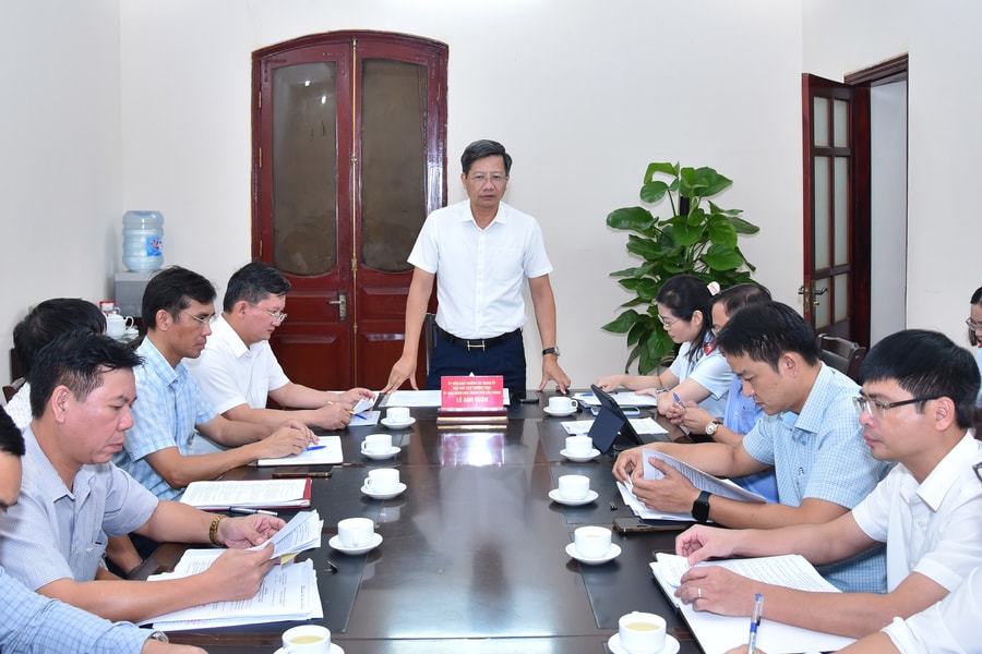 Phó chủ tịch Thường trực UBND thành phố Lê Anh Quân chủ trì tiếp công dân định kỳ tháng 8