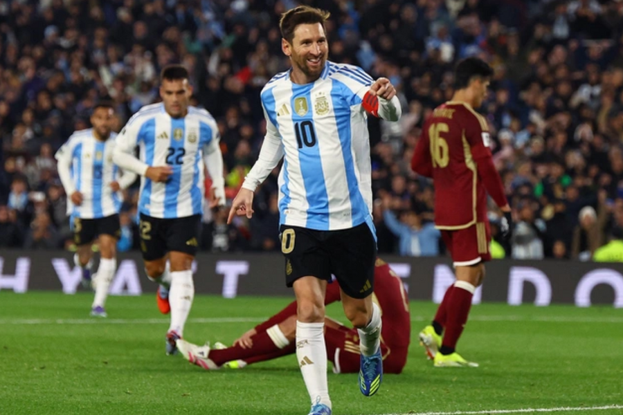 Messi tri ân người hâm mộ Argentina