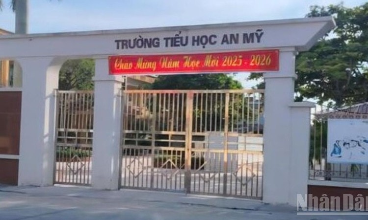 Hơn 40 học sinh tiểu học nhập viện sau bữa ăn bán trú