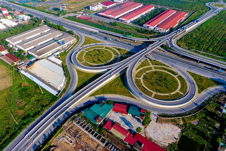 Phân luồng giao thông phục vụ sửa chữa mặt cầu nút giao lập thể Ba Hàng