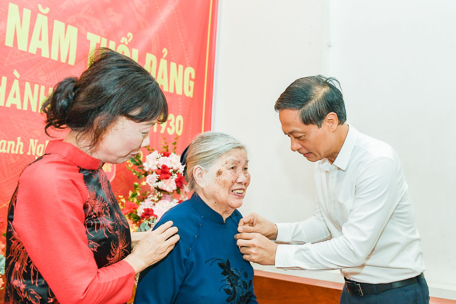Xây dựng Đảng bộ thành phố Hải Phòng trong sạch, vững mạnh - hạt nhân lãnh đạo sự nghiệp đổi mới và phát triển