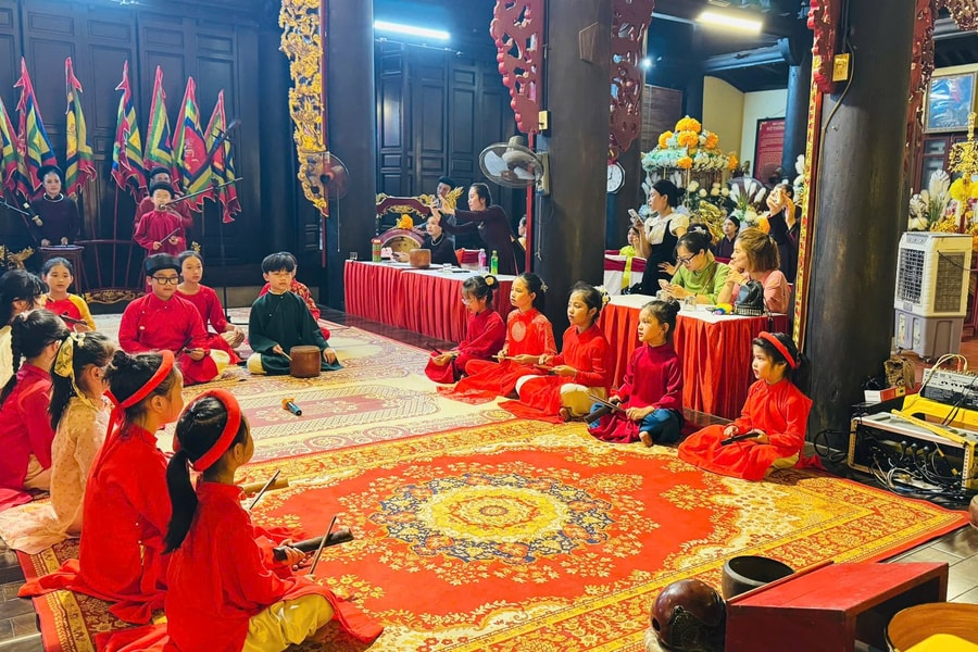Người trẻ giữ gìn văn hóa truyền thống