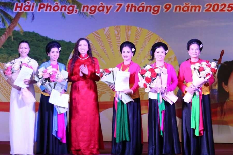 Ra mắt Câu lạc bộ Hát chèo Thành Đông thành phố Hải Phòng