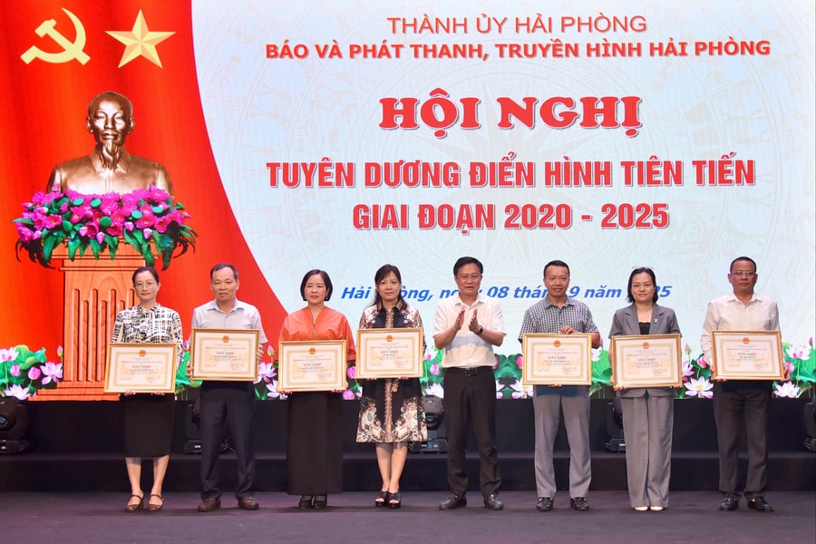 Báo và phát thanh, truyền hình Hải Phòng biểu dương 49 tập thể, cá nhân điển hình tiên tiến