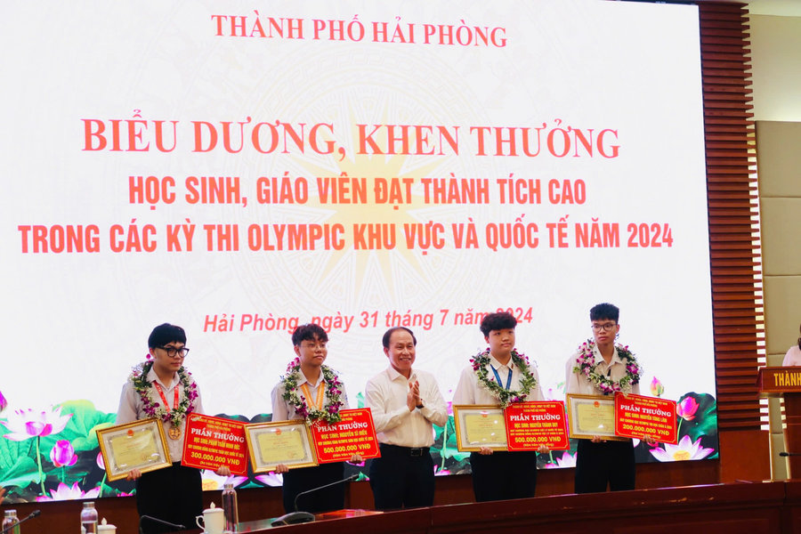 Hải Phòng quan tâm người thầy, khích lệ trò giỏi