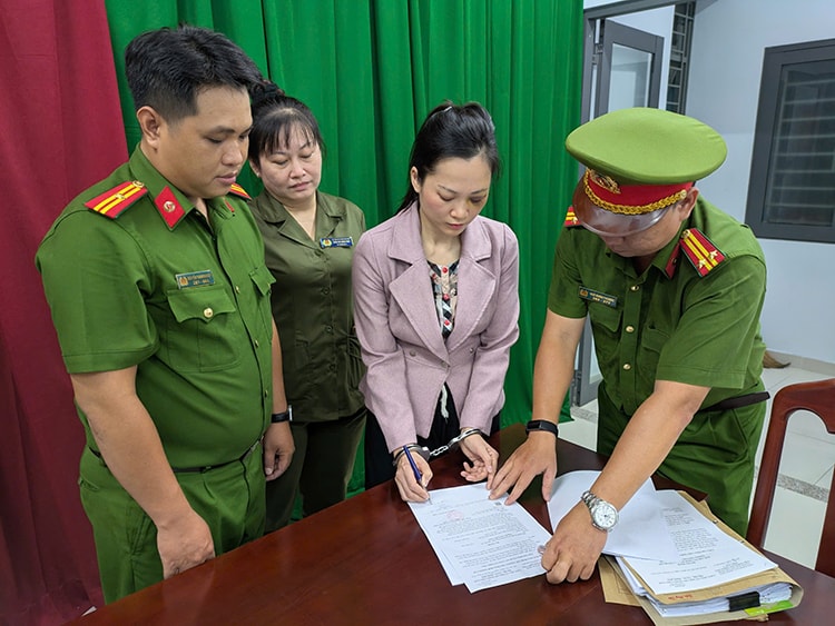 Bắt khẩn cấp chủ cơ sở nha khoa Tuyết Chinh