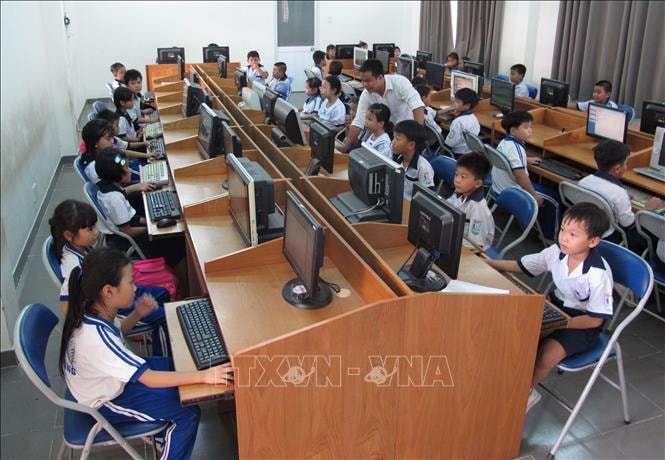 Thành phố Hồ Chí Minh thay đổi khung thời gian học