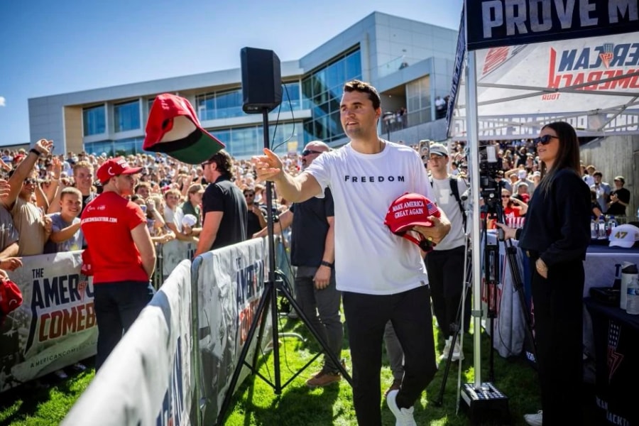 Mỹ treo thưởng 100.000 USD truy tìm kẻ ám sát nhà hoạt động Charlie Kirk
