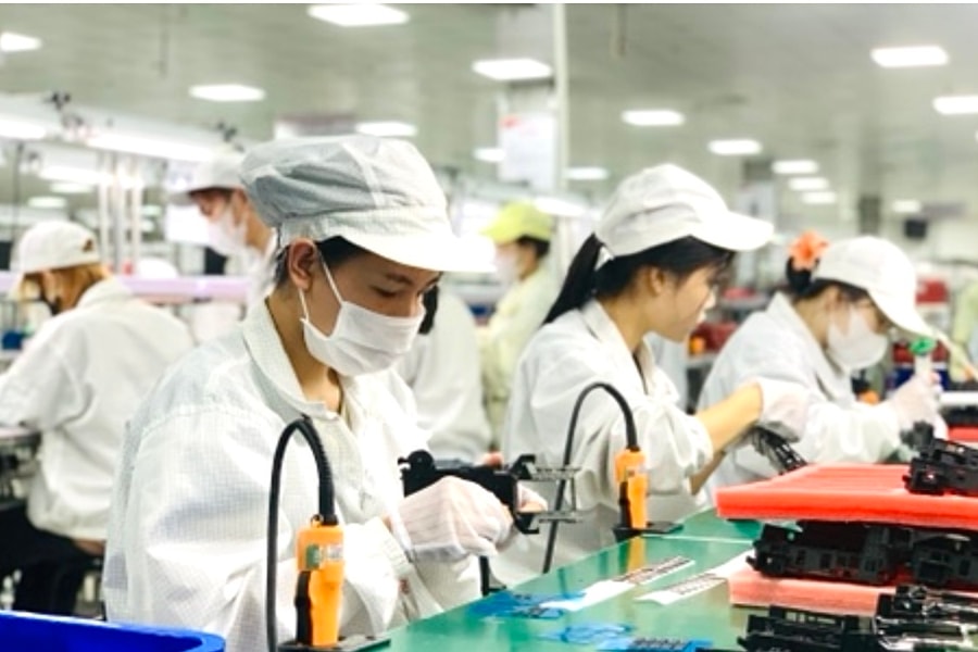 Workers in VSIP Hai Phong industrial park enjoy better benefits than average
