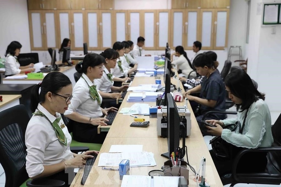 Từ 15/9, các ngân hàng phải duy trì tỷ lệ an toàn vốn tối thiểu 8%