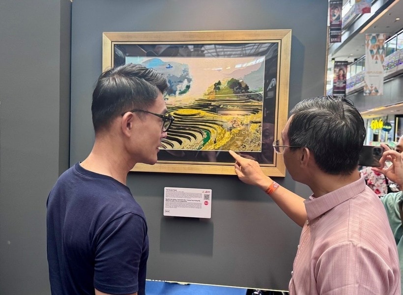 Nghệ sỹ khuyết tật Việt Nam để lại dấu ấn sáng tạo tại triển lãm ở Singapore