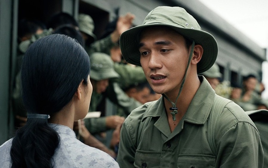 Quan điểm lạc lõng về phim 'Mưa đỏ'