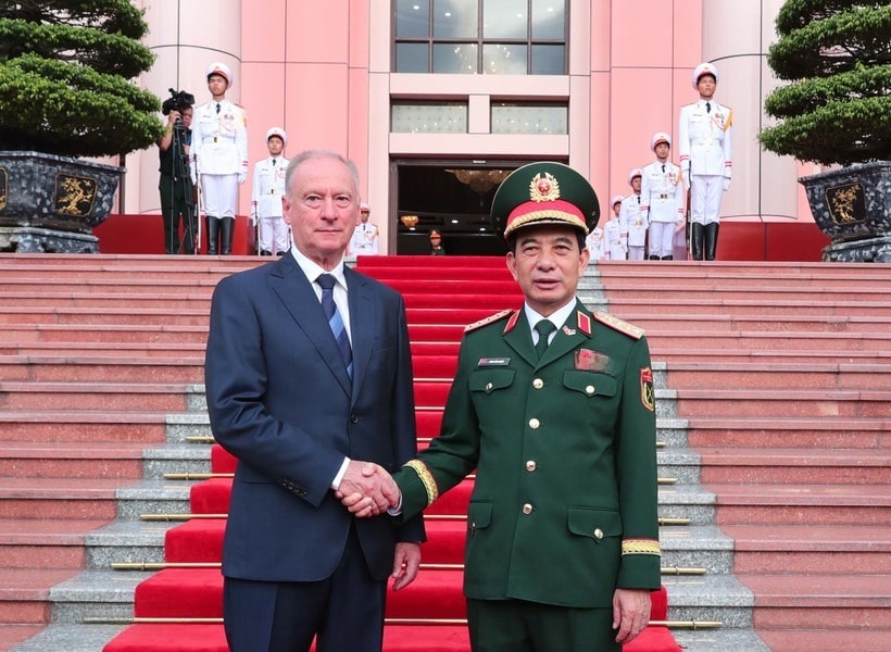 Bộ trưởng Quốc phòng hội đàm với Trợ lý Tổng thống, Chủ tịch Hội đồng Biển Nga