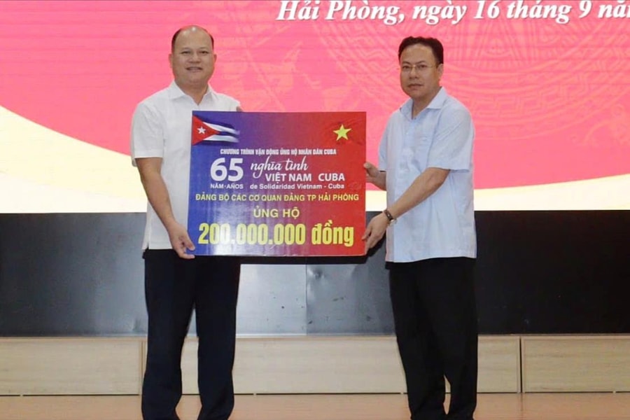 Đảng bộ Các cơ quan Đảng thành phố quyên góp ủng hộ nhân dân Cuba hơn 280 triệu đồng