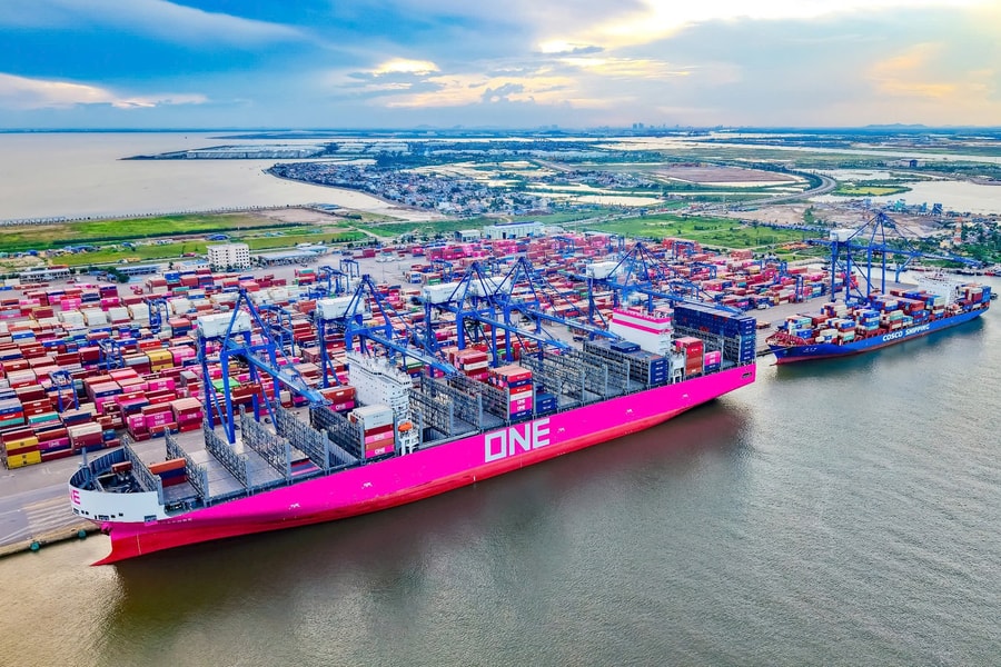 Cảng container quốc tế Tân Cảng Hải Phòng đón tàu lớn nhất từ trước đến nay