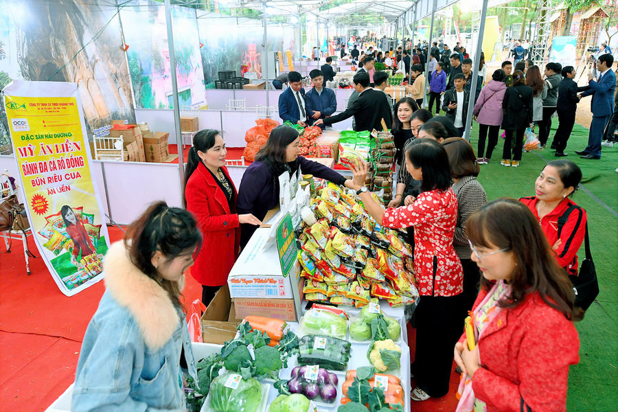 Đặc sắc Tuần Văn hóa, du lịch Côn Sơn - Kiếp Bạc