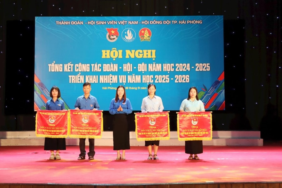184 tập thể, cá nhân xuất sắc trong công tác Đoàn - Hội - Đội và phong trào thanh thiếu nhi trường học