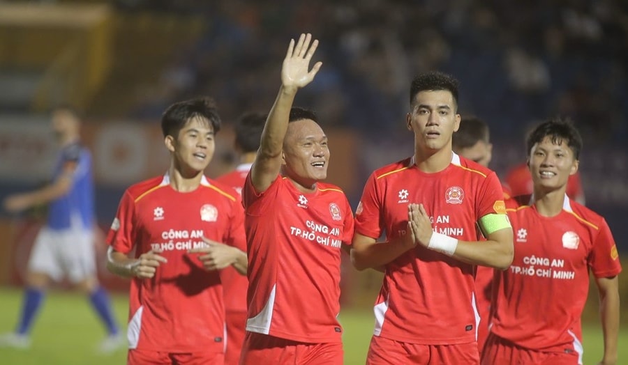 Tiến Linh ghi bàn rồi phản lưới, Công an TP Hồ Chí Minh thắng trận derby