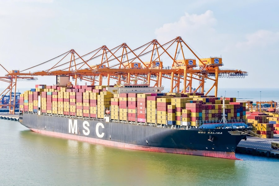 Cảng Lạch Huyện đón tàu container lớn nhất từ trước đến nay