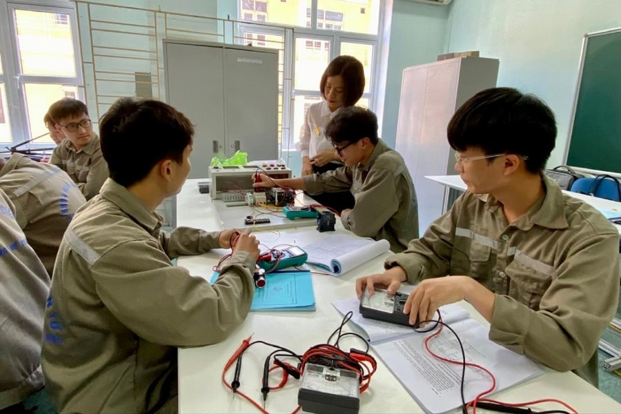 Sinh viên Hải Phòng nỗ lực nghiên cứu khoa học