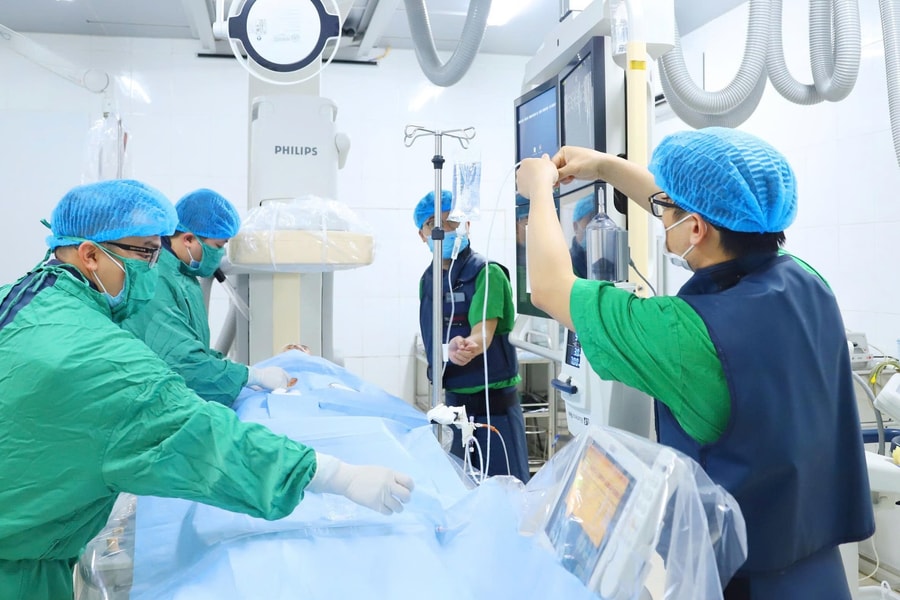 Tập trung mũi nhọn kỹ thuật cao, chuyên sâu trong bảo vệ, chăm sóc sức khỏe nhân dân