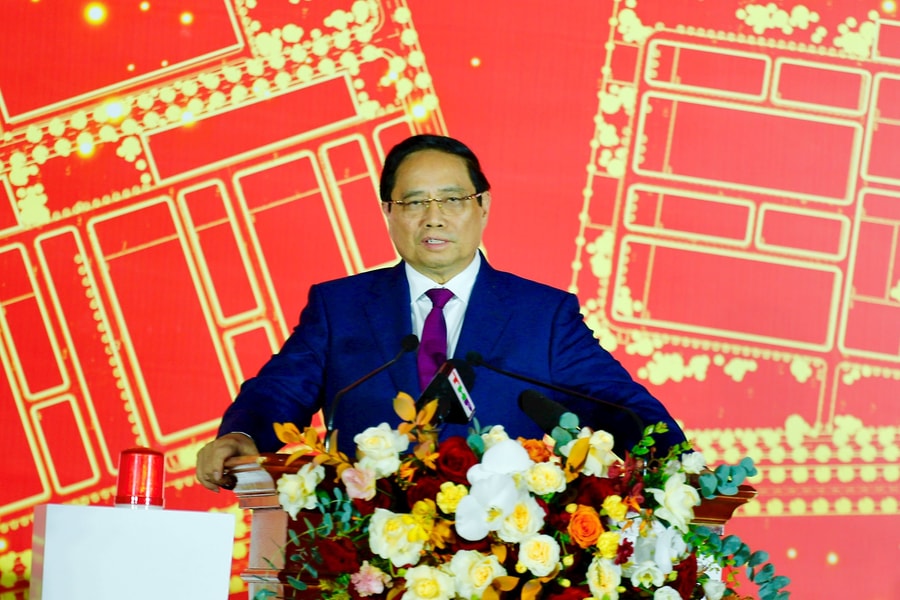 Prime Minister attends groundbreaking ceremony for 182 trillion VND projects in Hai Phong