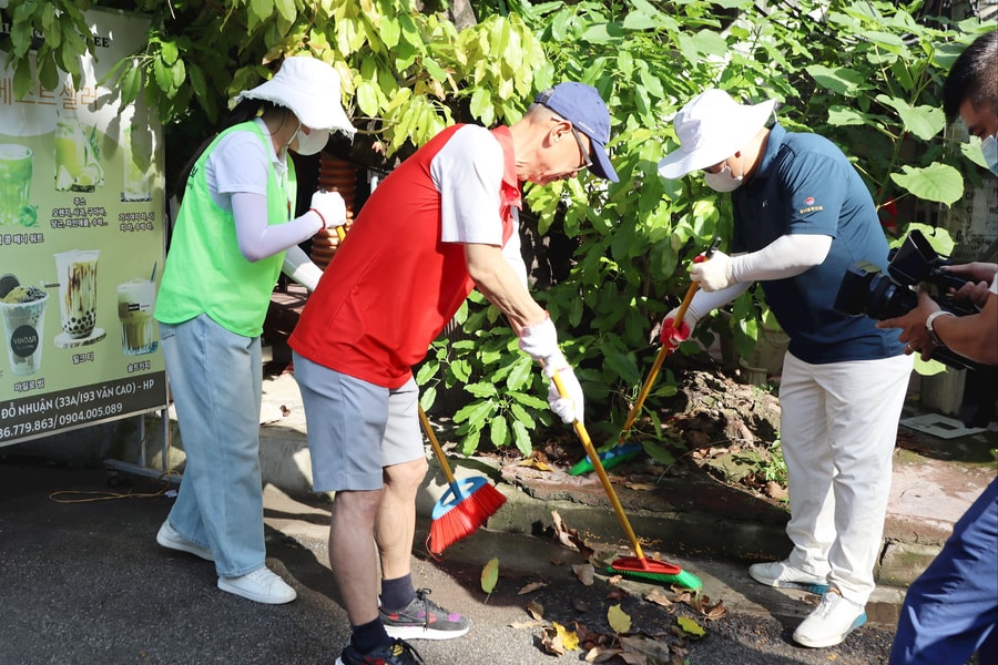 Koreans join hands to beautify Hai Phong’s landscape