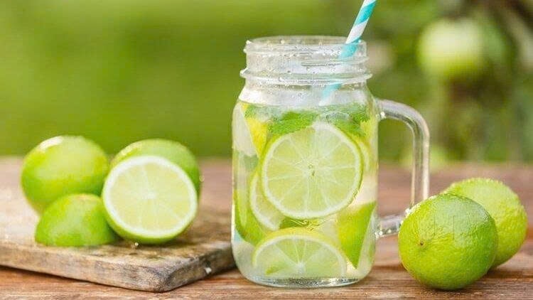 Thực hư chuyện uống nước chanh hạ mỡ máu