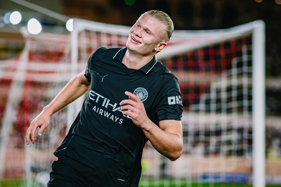 Manchester City 'đánh rơi' chiến thắng trên đất Pháp