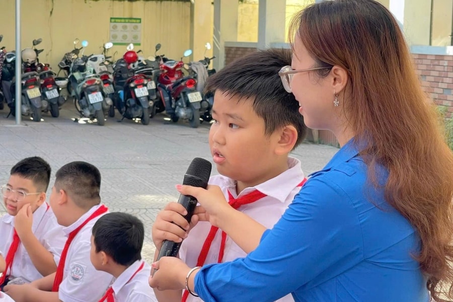 Hơn 1.000 học sinh Trường THCS Đồng Hoà được tuyên truyền về bình đẳng giới