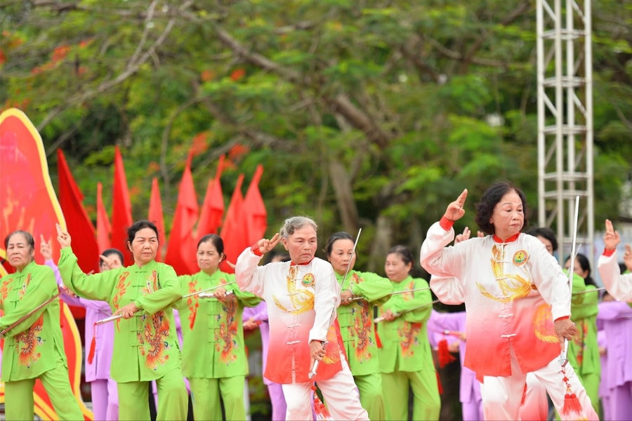 Thể thao vui khỏe tuổi già