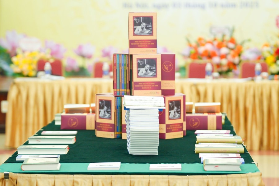 Ra mắt các tác phẩm mới xuất bản của Giáo sư, Tiến sĩ Đinh Xuân Dũng và các cộng sự
