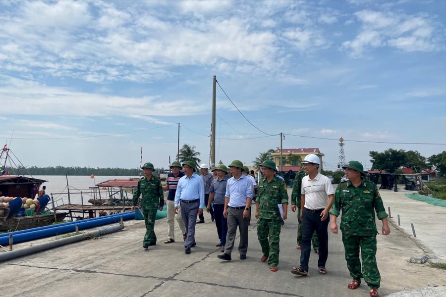 Bảo đảm an toàn cho người và phương tiện tại các khu vực neo đậu