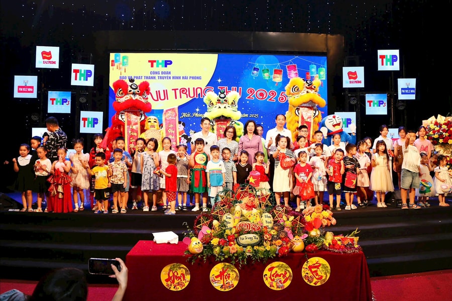 Vui Trung thu cùng con người lao động Báo và phát thanh, truyền hình Hải Phòng