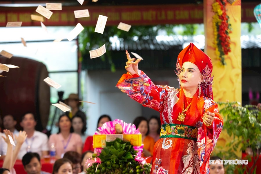 Gìn giữ tín ngưỡng thờ Mẫu Tam phủ của người Việt