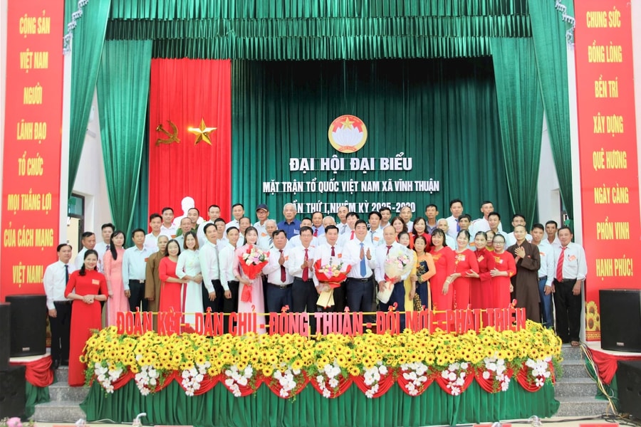 MTTQ Việt Nam xã Vĩnh Thuận vận động hơn 800 hộ dân hiến hơn 8500 m2 đất