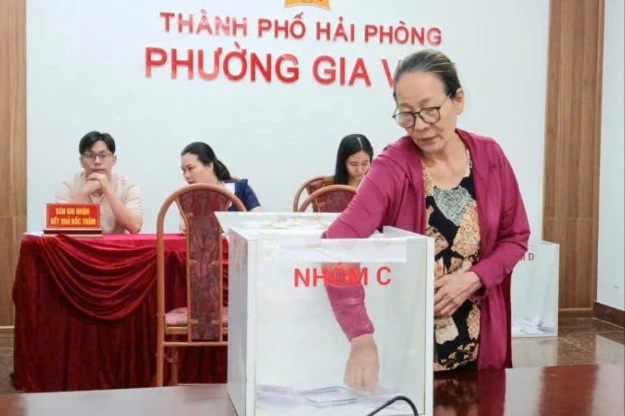 Thêm 21 hộ dân chung cư cũ  được bốc thăm nhận nhà mới