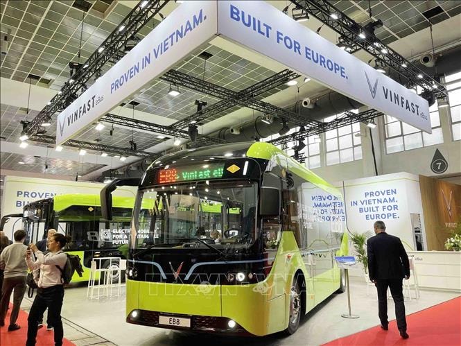 Xe buýt điện của Việt Nam gây chú ý tại triển lãm Busworld Europe 2025