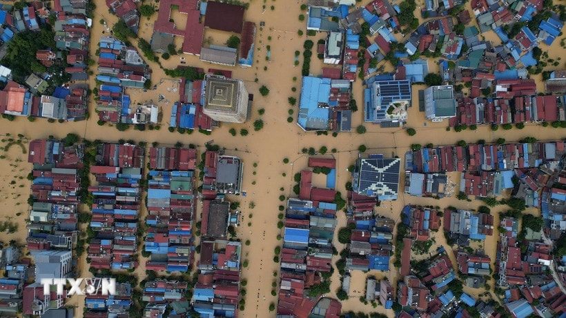Đến 17 giờ ngày 8/10, gần 22.600 ha cây trồng bị thiệt hại và 17.000 nhà bị ngập