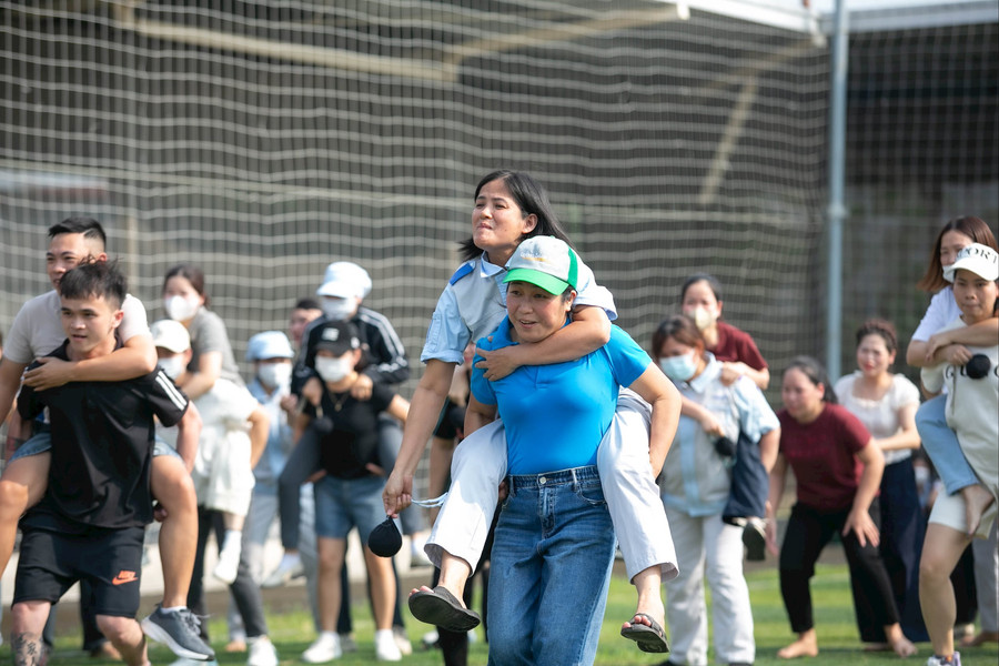 Meiko workers enjoy learning and playing at 17th sports festival