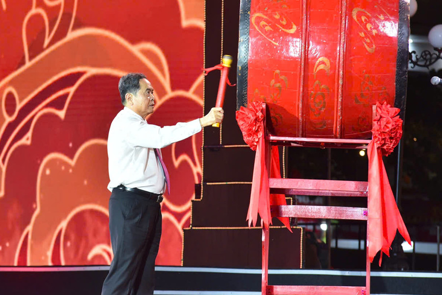 Chủ tịch Quốc hội Trần Thanh Mẫn khởi trống khai hội mùa thu Côn Sơn - Kiếp Bạc 2025