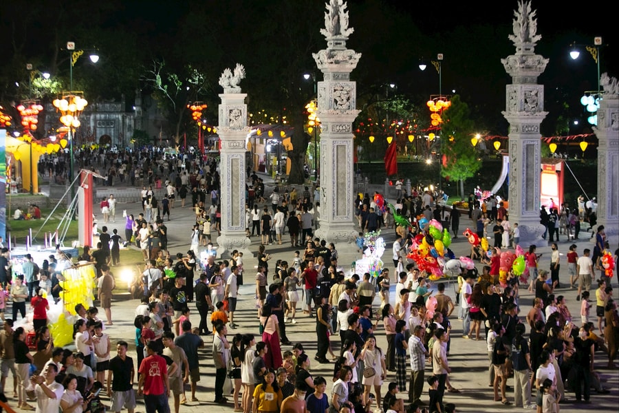 Hơn 32 vạn du khách về Côn Sơn - Kiếp Bạc trong mùa lễ hội