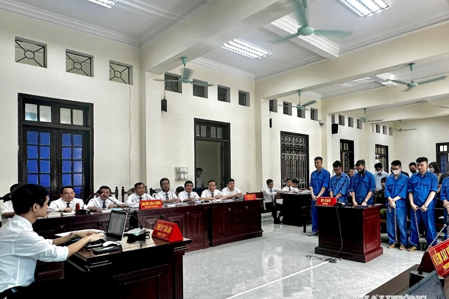 Tuyên án nhóm cựu cán bộ hải quan và các bị cáo vụ buôn lậu hơn 1.800 tỷ đồng