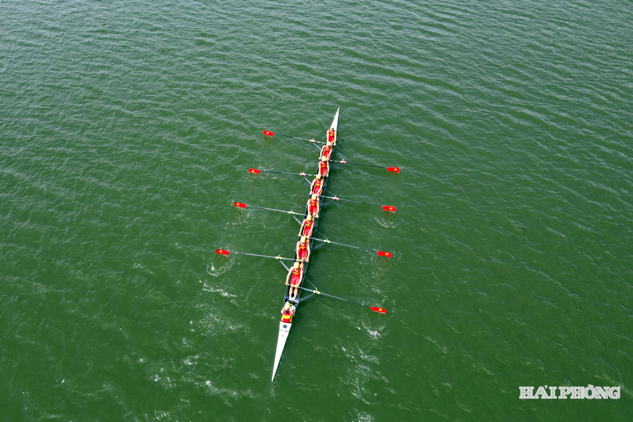 Sôi nổi ngày đầu tiên Giải đua thuyền Rowing vô địch châu Á