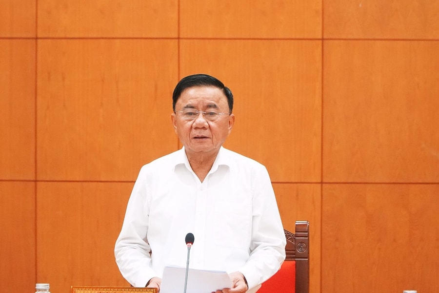 Bộ Chính trị quy định về phân cấp quản lý cán bộ, quy hoạch, bổ nhiệm, giới thiệu ứng cử, tạm đình chỉ công tác