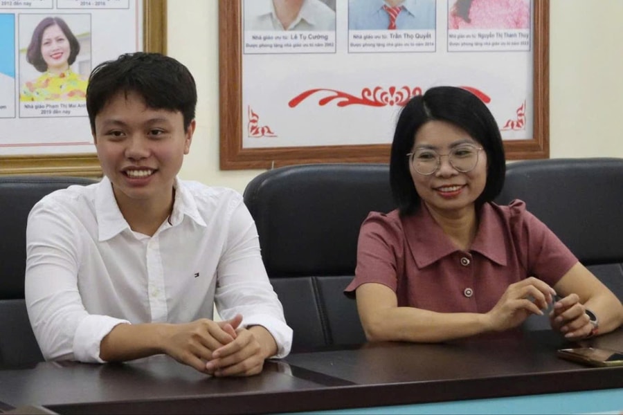 Từ đam mê sinh học đến huy chương vàng Olympic quốc tế