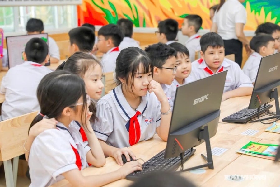 Đổi mới hoạt động thư viện trường tiểu học theo hướng thân thiện, hiện đại